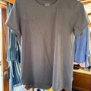 Arc'teryx women’s gray workout shirt medium